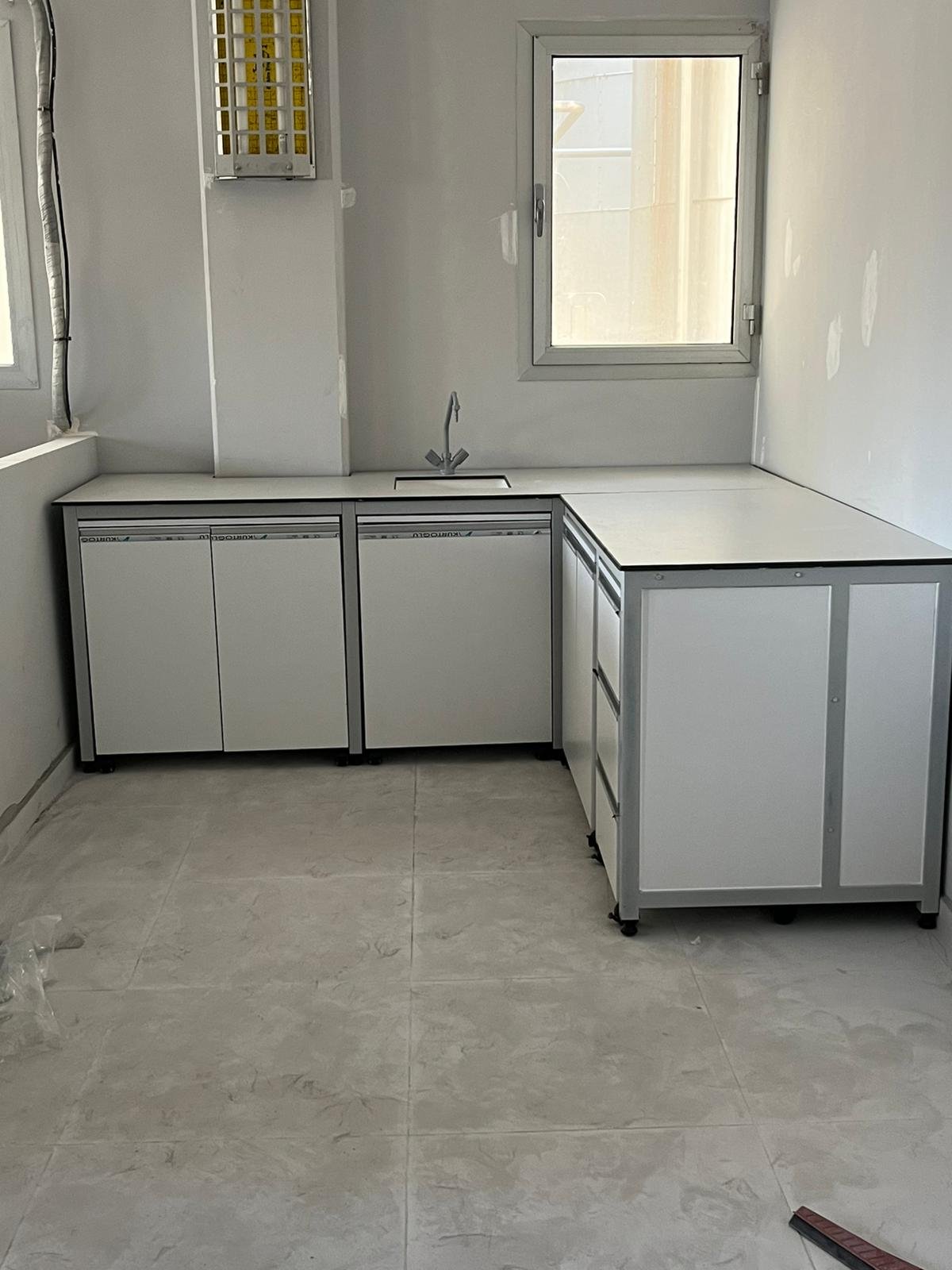 KRCLAB Compact Laminat Montajı